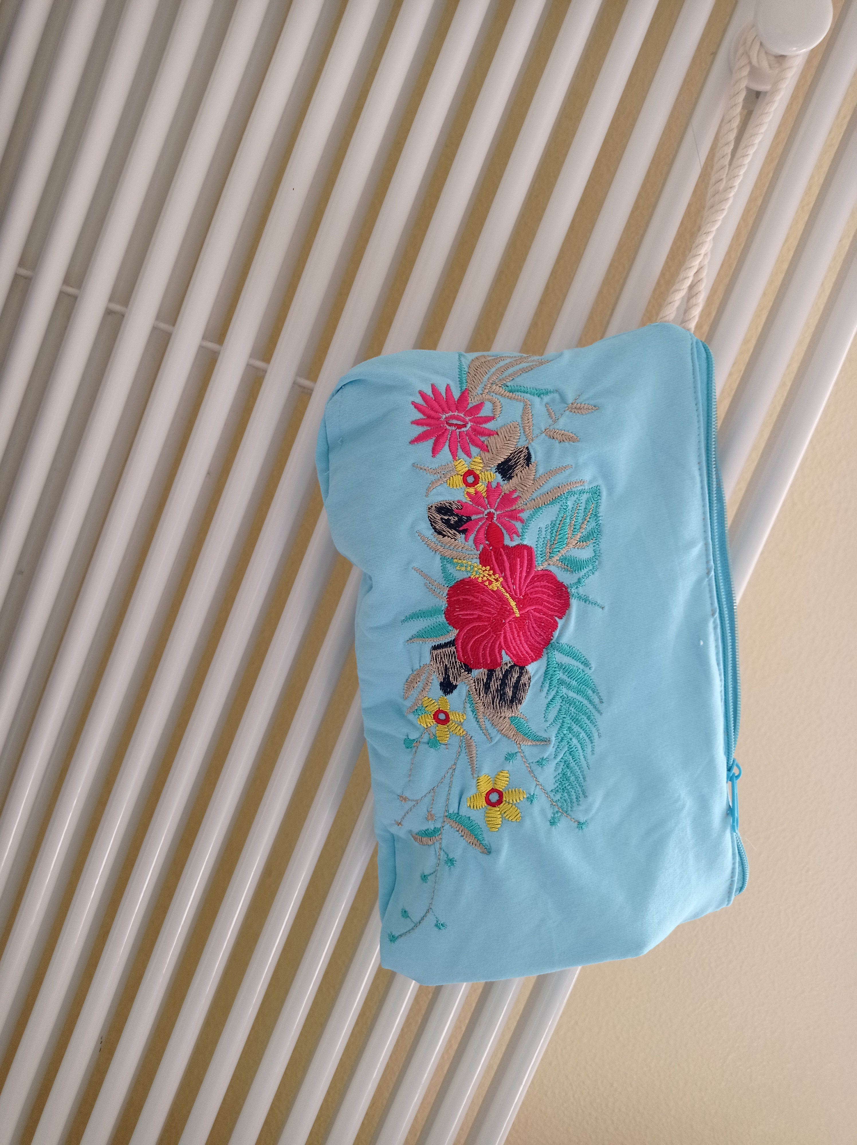 Pochette con fiore