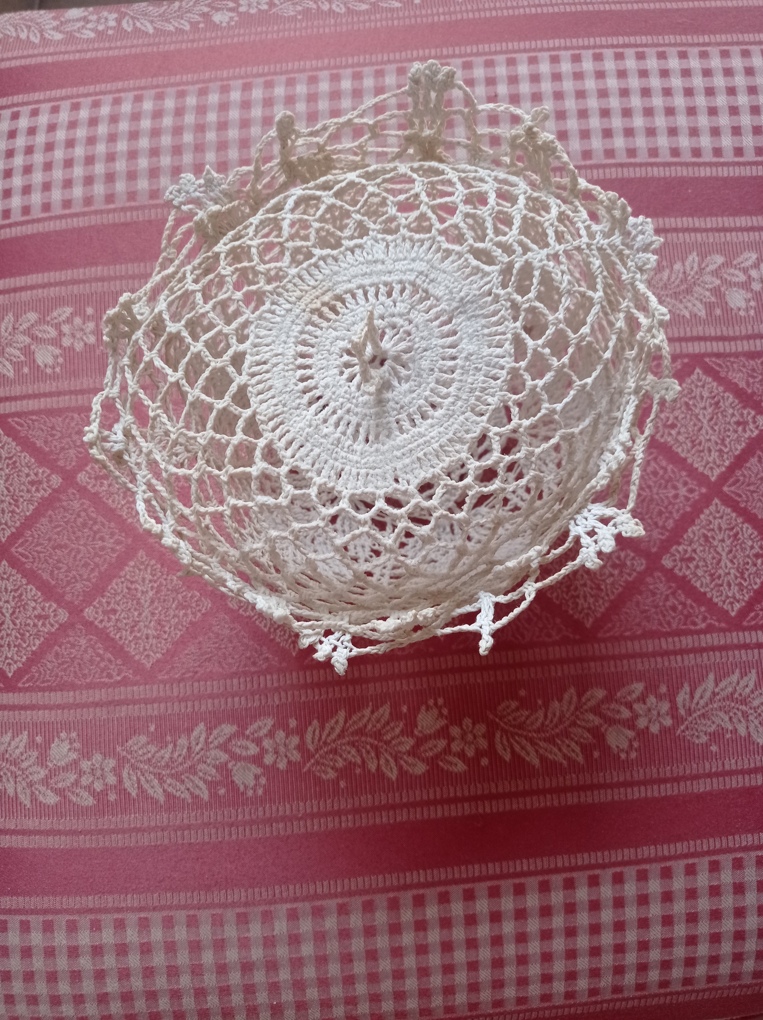 Cestino con coperchio